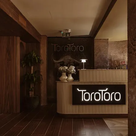 Cityscape In Mercury Tower Apartamento